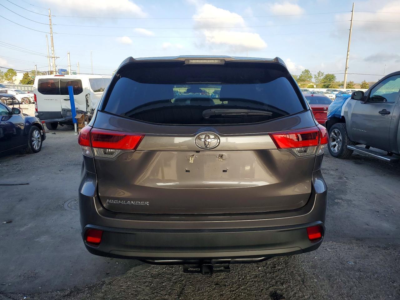 2019 TOYOTA HIGHLANDER