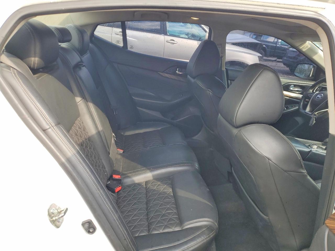 2016 NISSAN Maxima