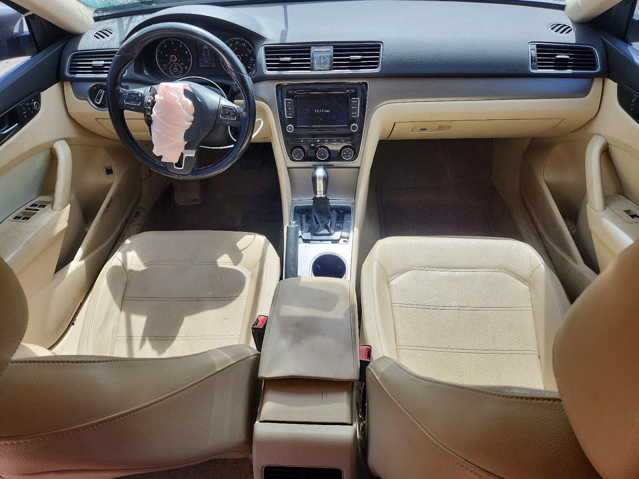 2015 VOLKSWAGEN Passat