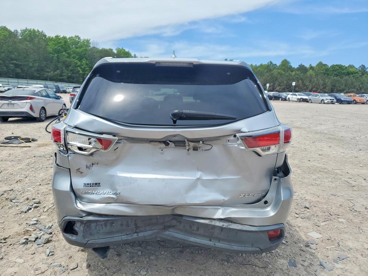 2016 TOYOTA HIGHLANDER