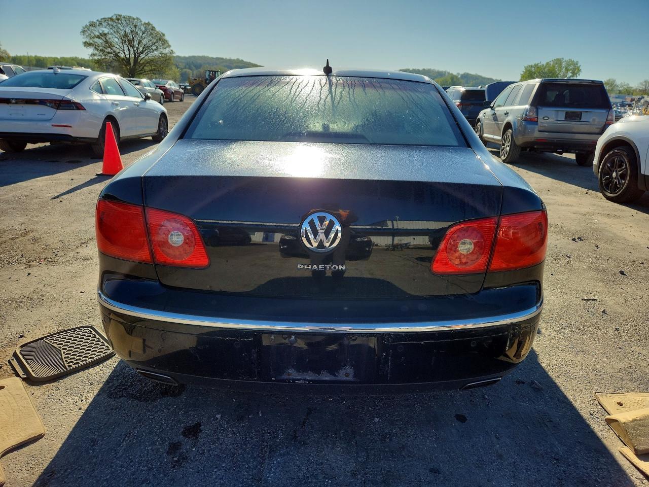 2005 VOLKSWAGEN Phaeton