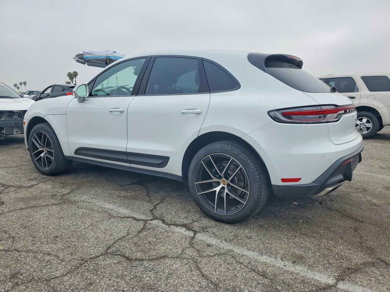 2023 PORSCHE Macan