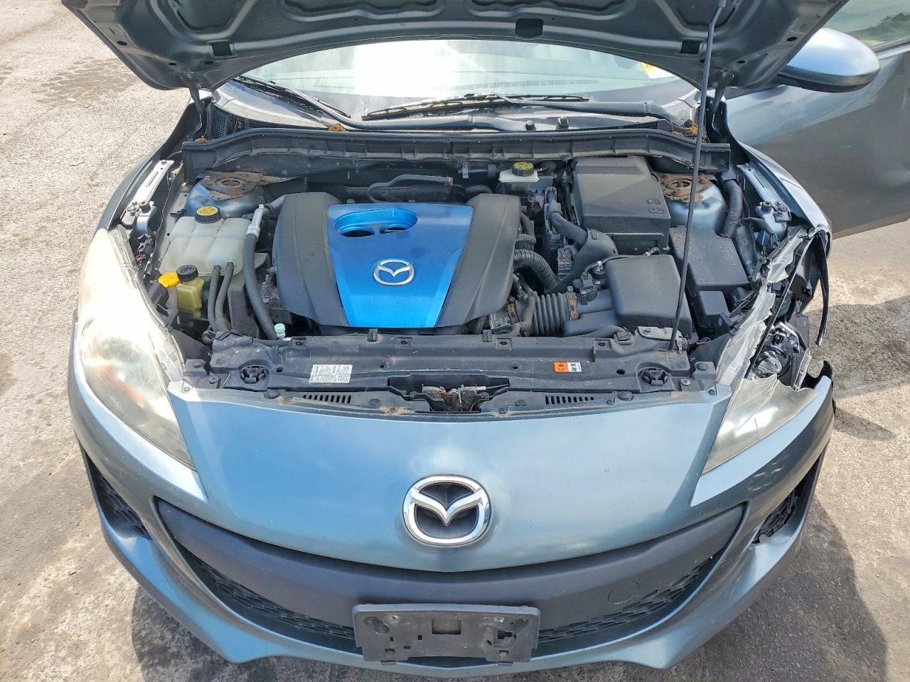 2013 MAZDA 3