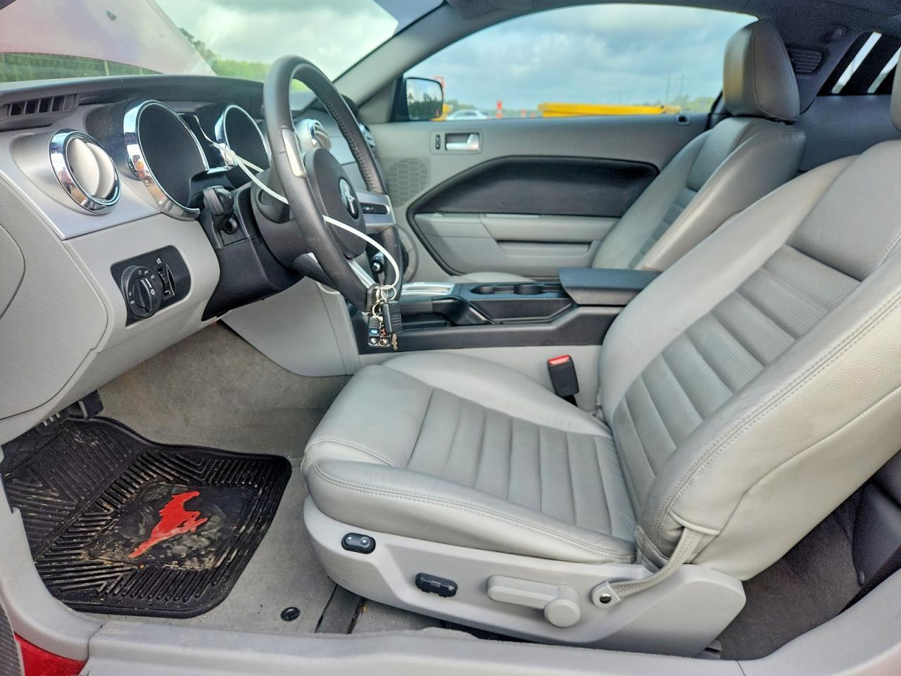 2005 FORD MUSTANG
