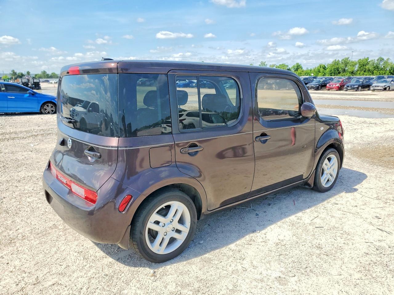 2010 NISSAN CUBE