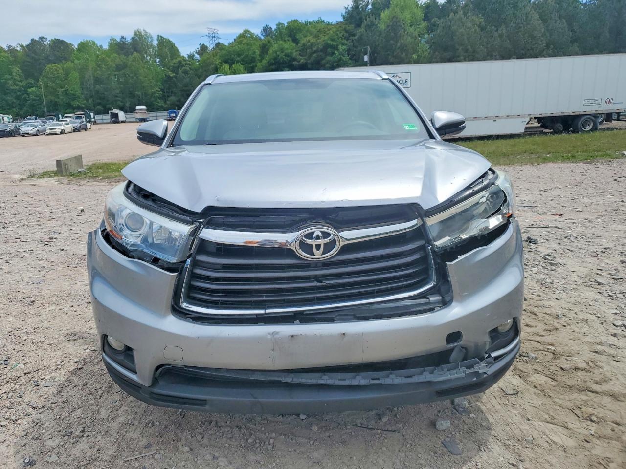 2016 TOYOTA HIGHLANDER