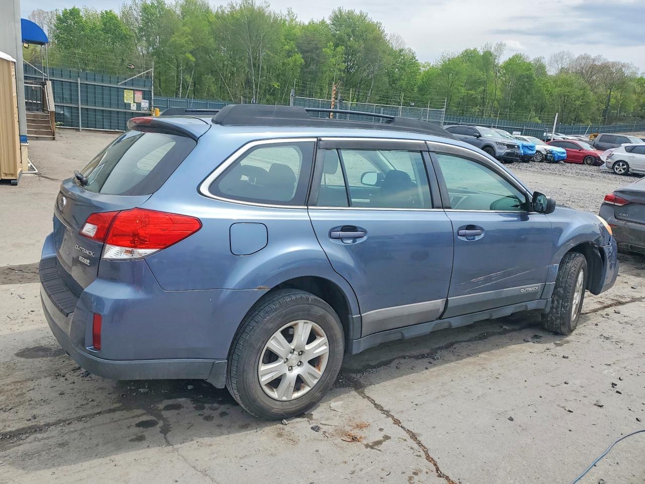 2013 SUBARU Outback