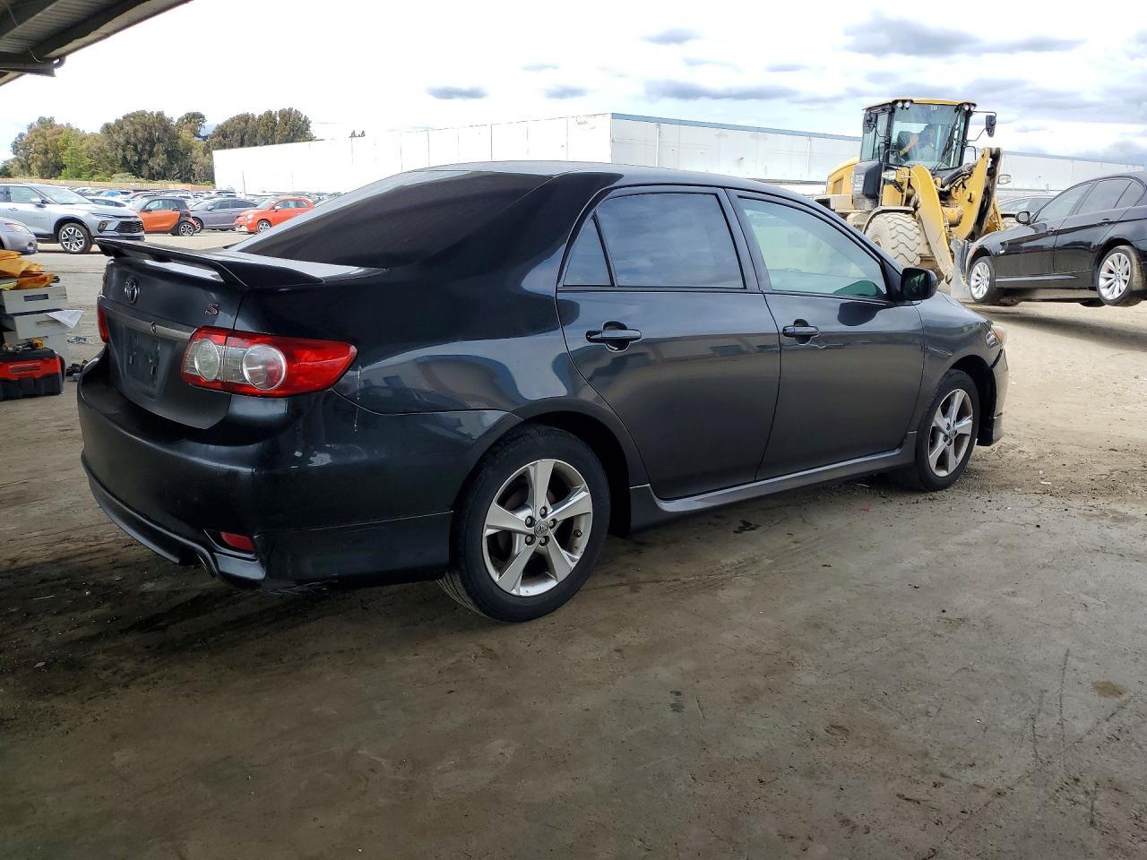 2013 TOYOTA COROLLA