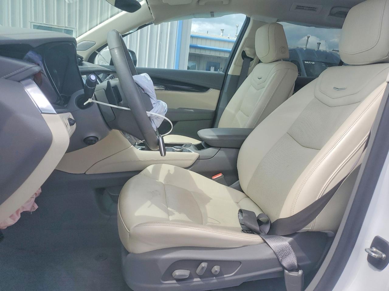 2021 CADILLAC XT6