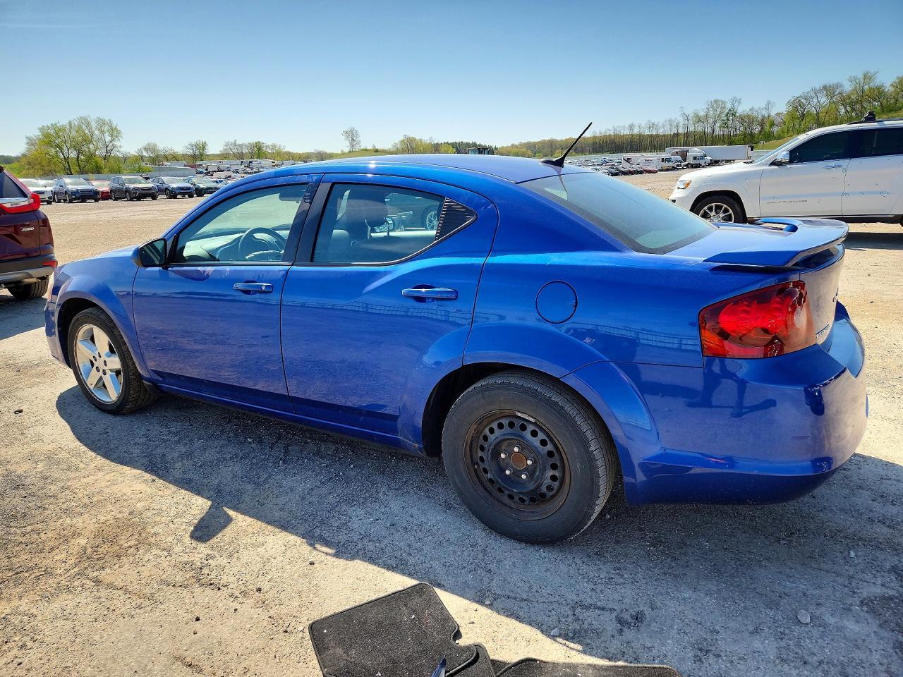 2013 DODGE Avenger