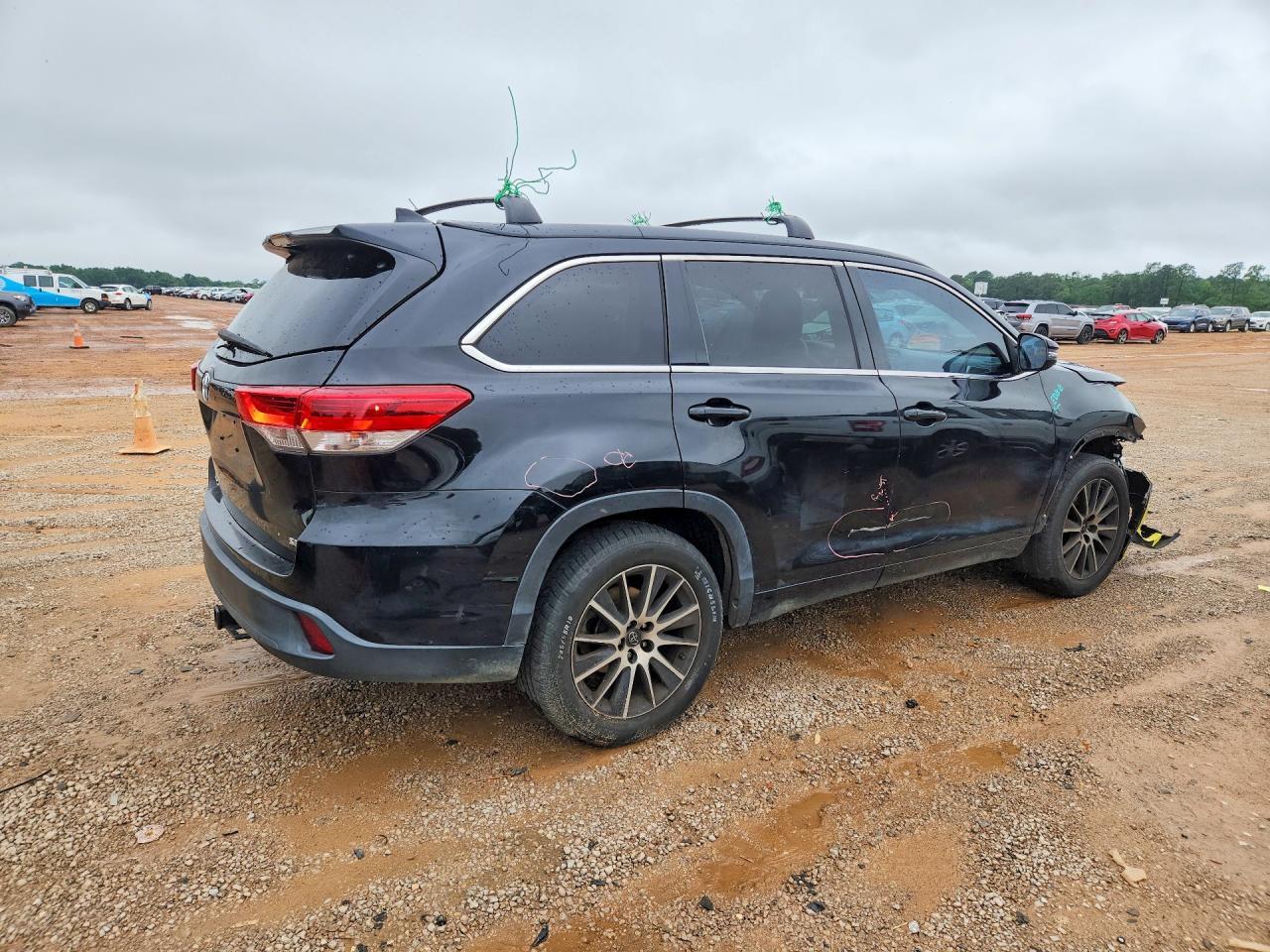 2017 TOYOTA HIGHLANDER