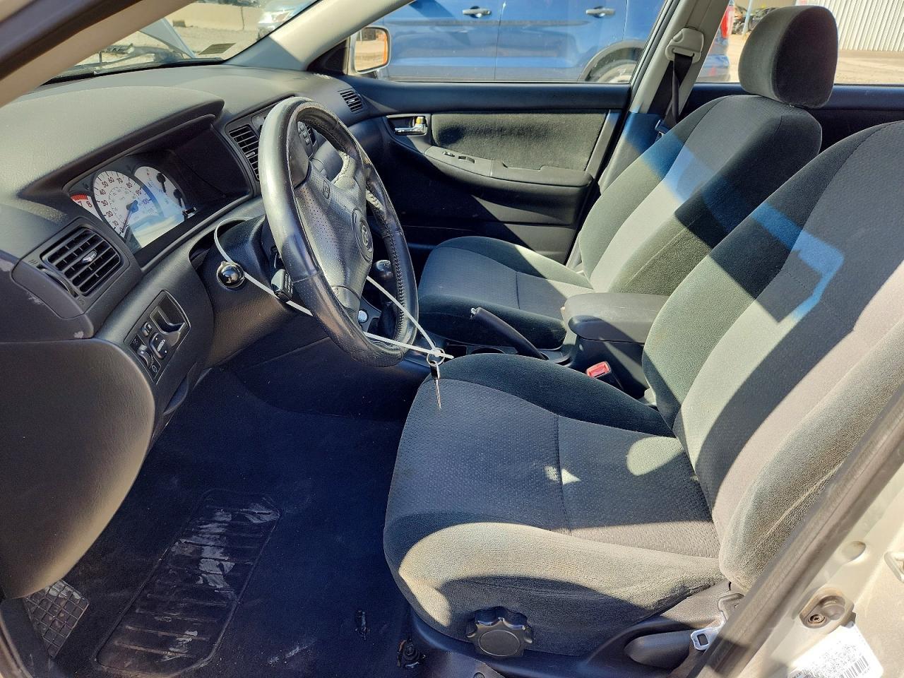 2004 TOYOTA COROLLA