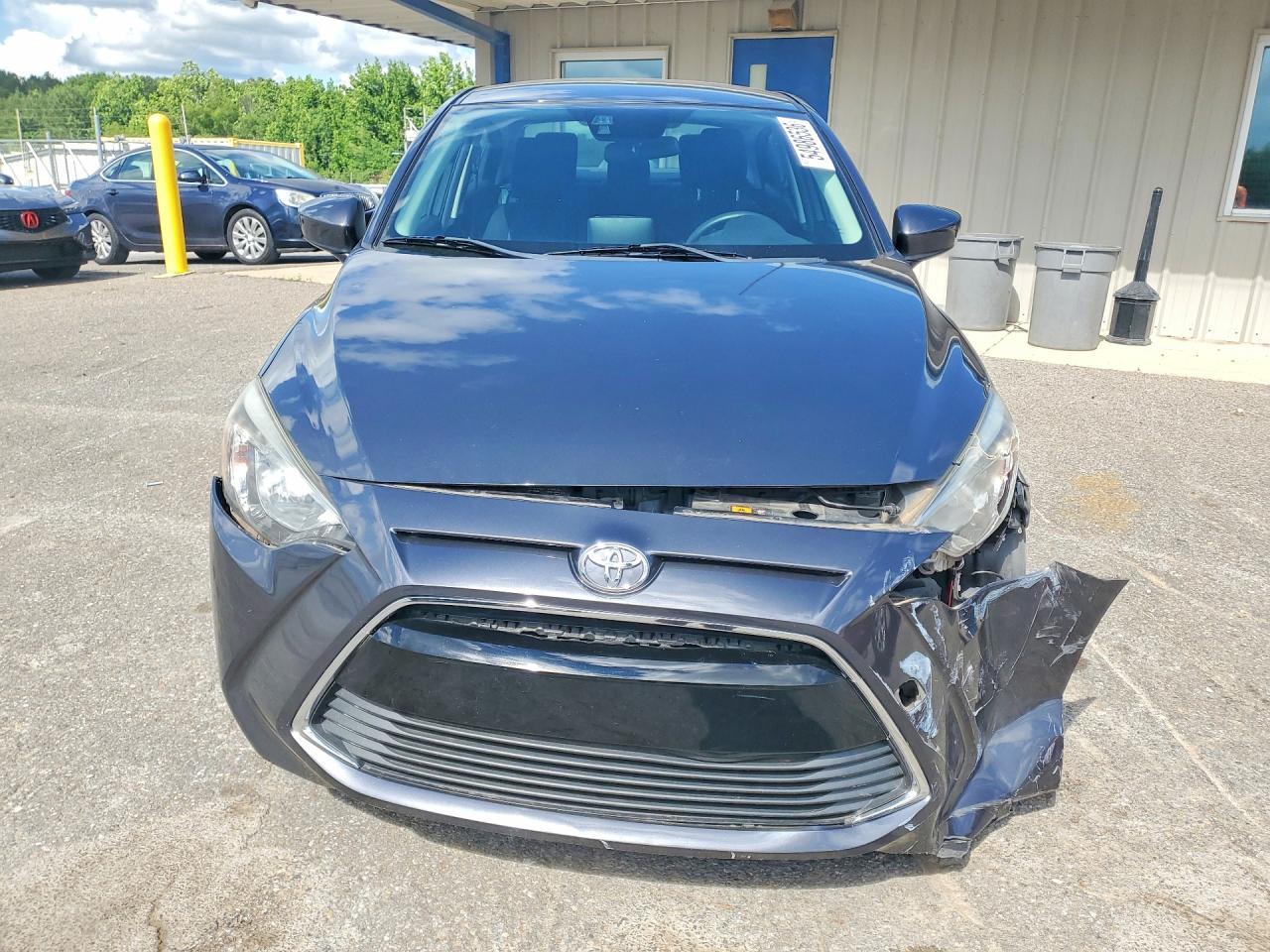 2017 TOYOTA YARIS