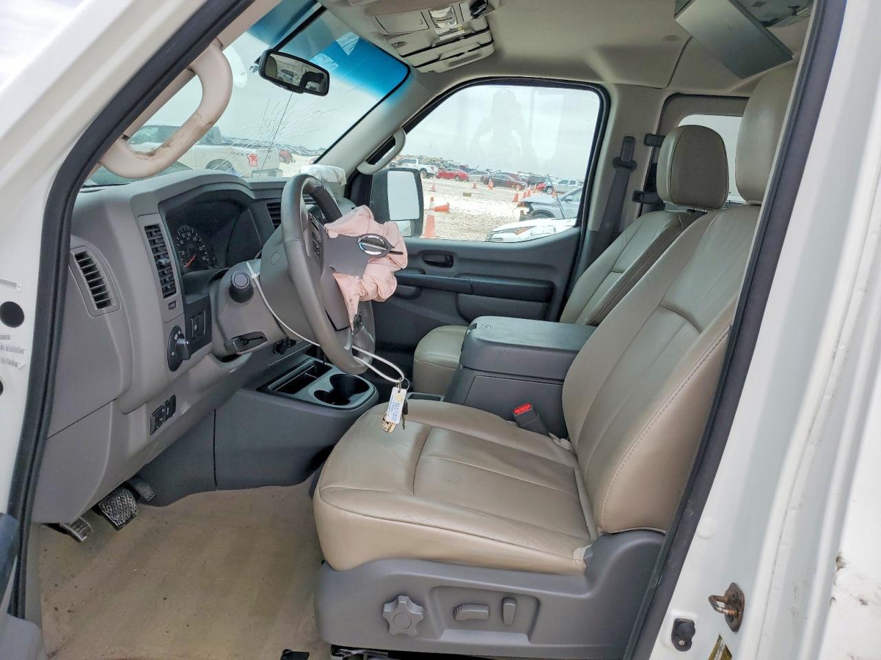 2013 NISSAN Nv