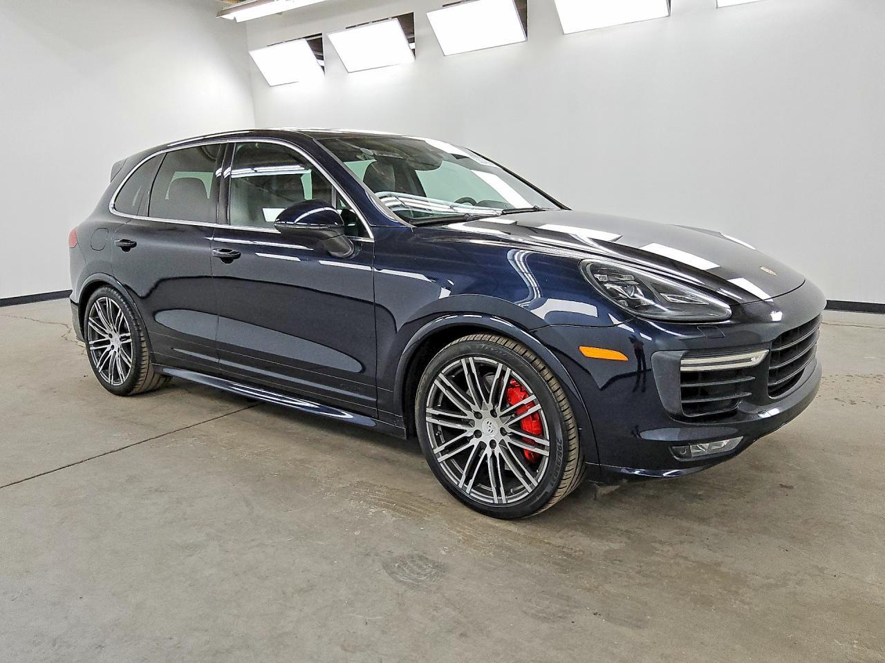 2016 PORSCHE CAYENNE