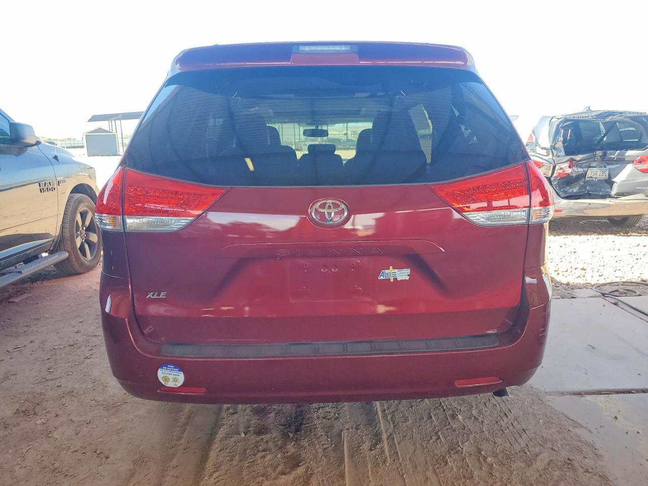 2013 TOYOTA SIENNA