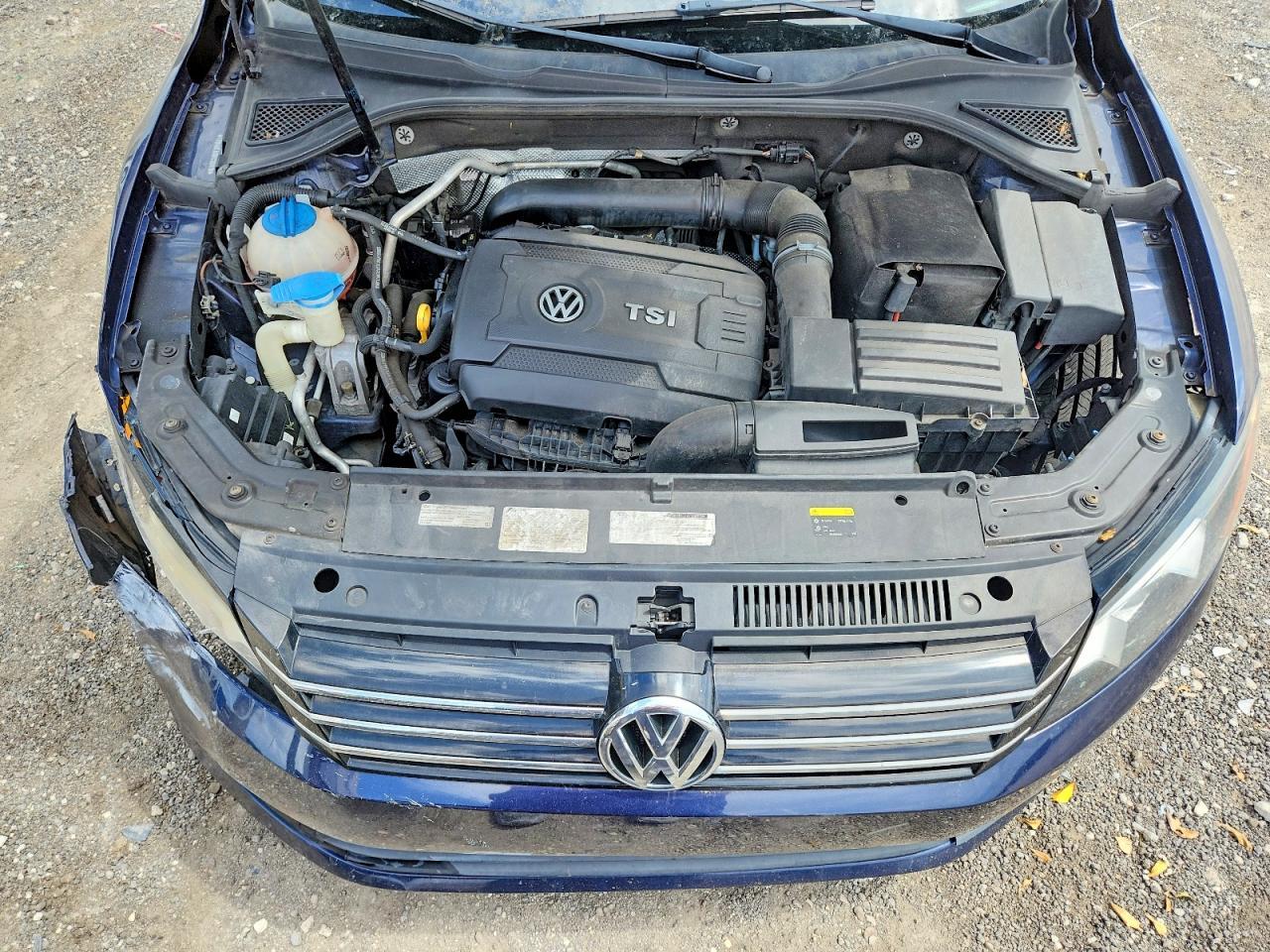 2015 VOLKSWAGEN Passat
