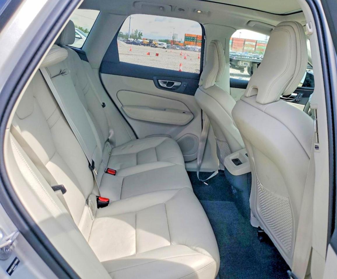 2025 VOLVO XC60