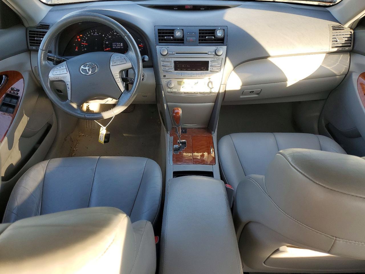 2011 TOYOTA CAMRY