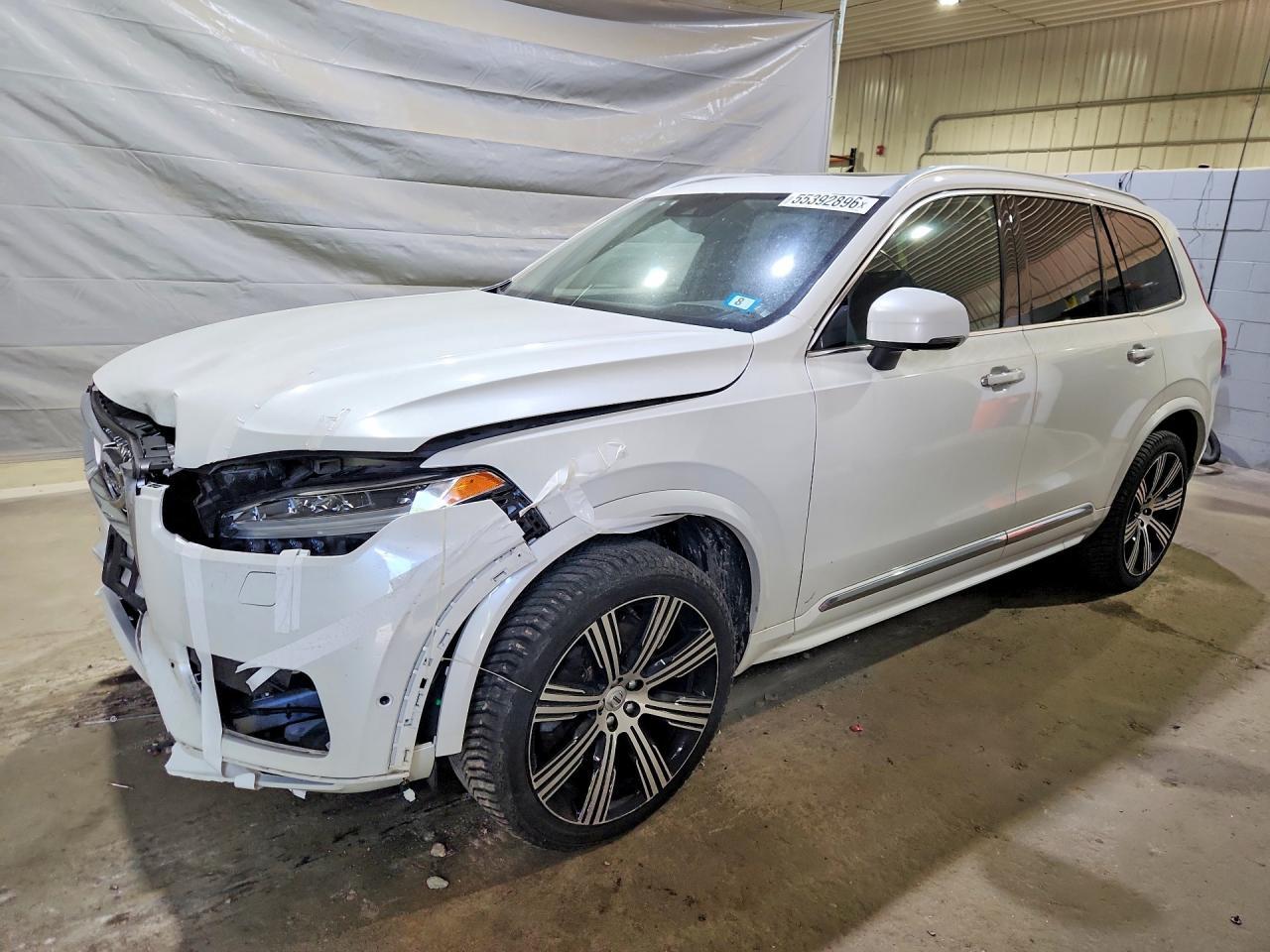 2022 VOLVO XC90