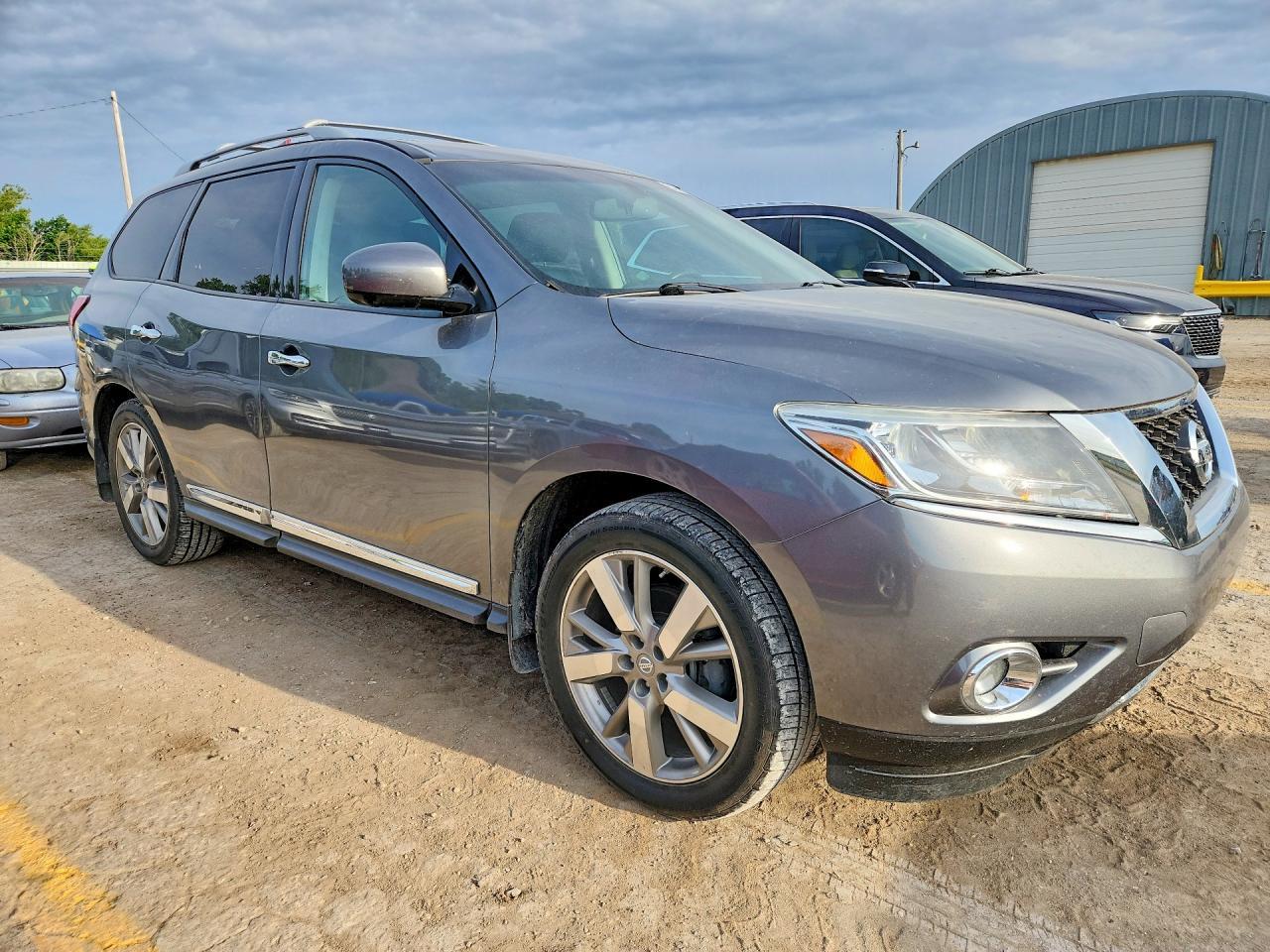 2016 NISSAN PATHFINDER