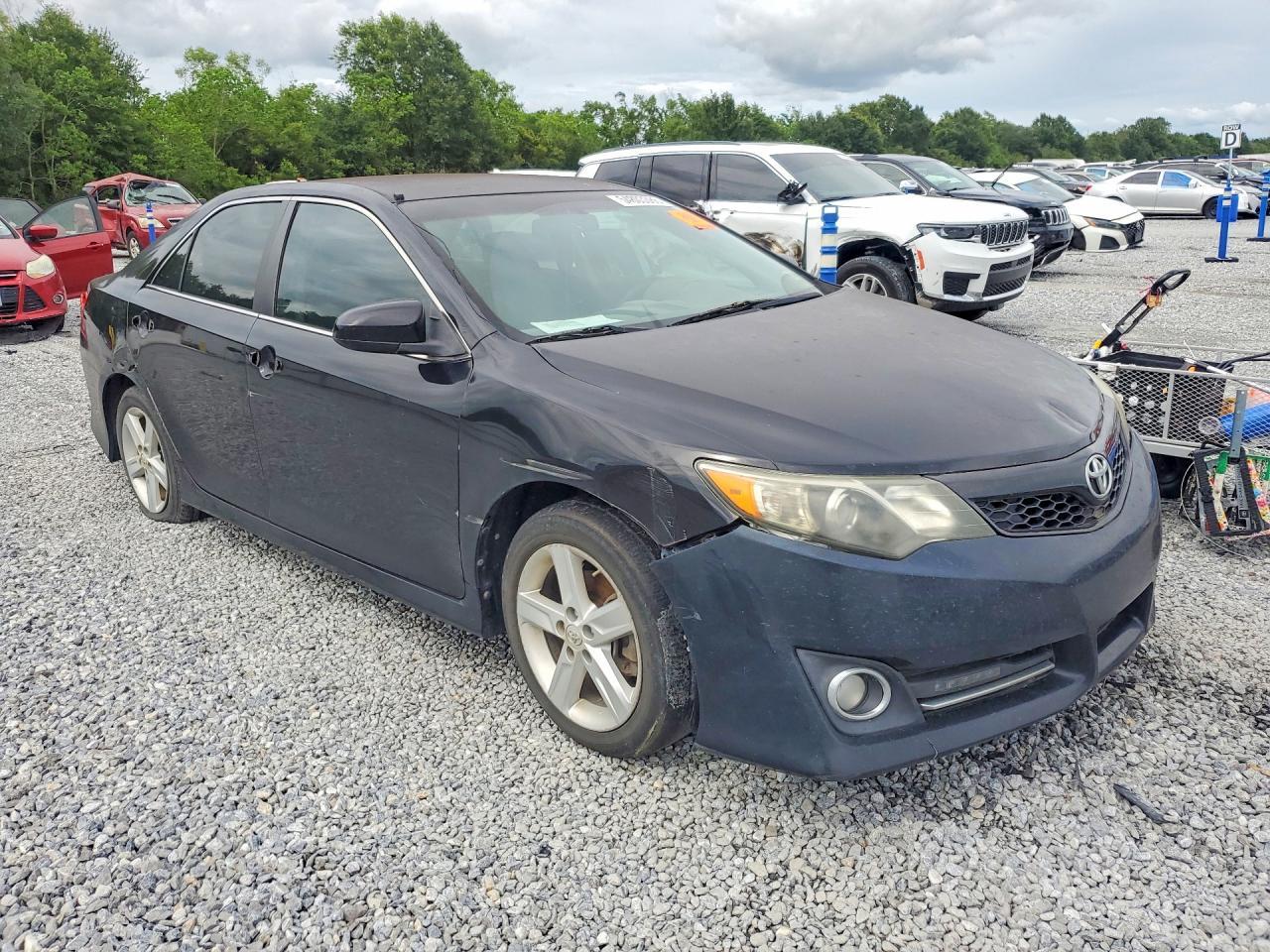 2014 TOYOTA CAMRY