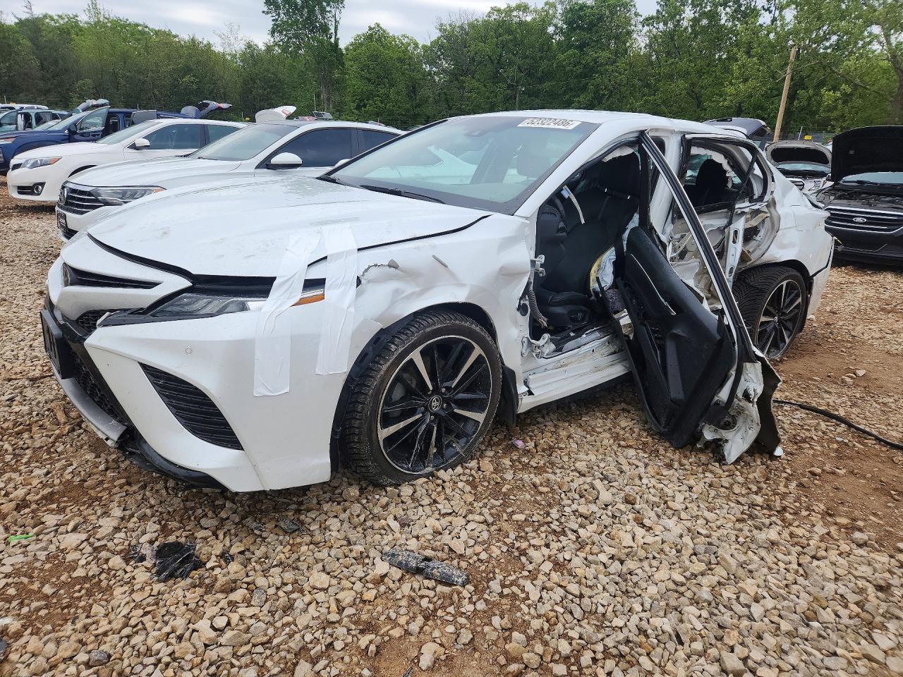 2018 TOYOTA CAMRY