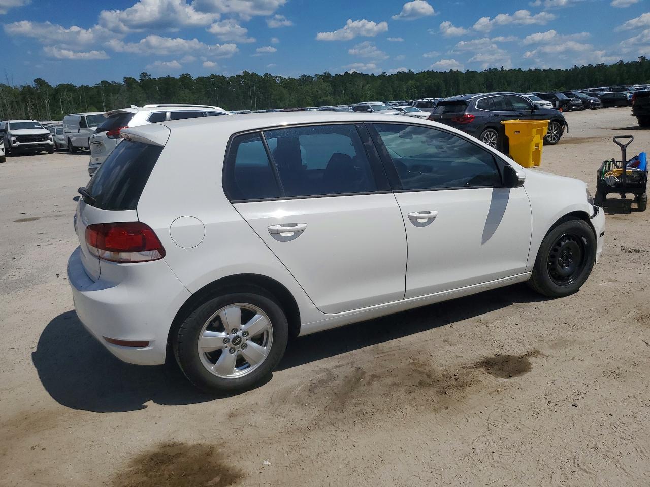 2011 VOLKSWAGEN GOLF