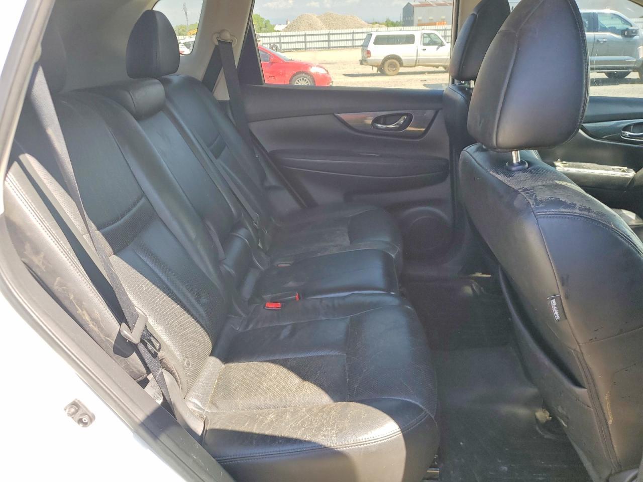 2015 NISSAN ROGUE
