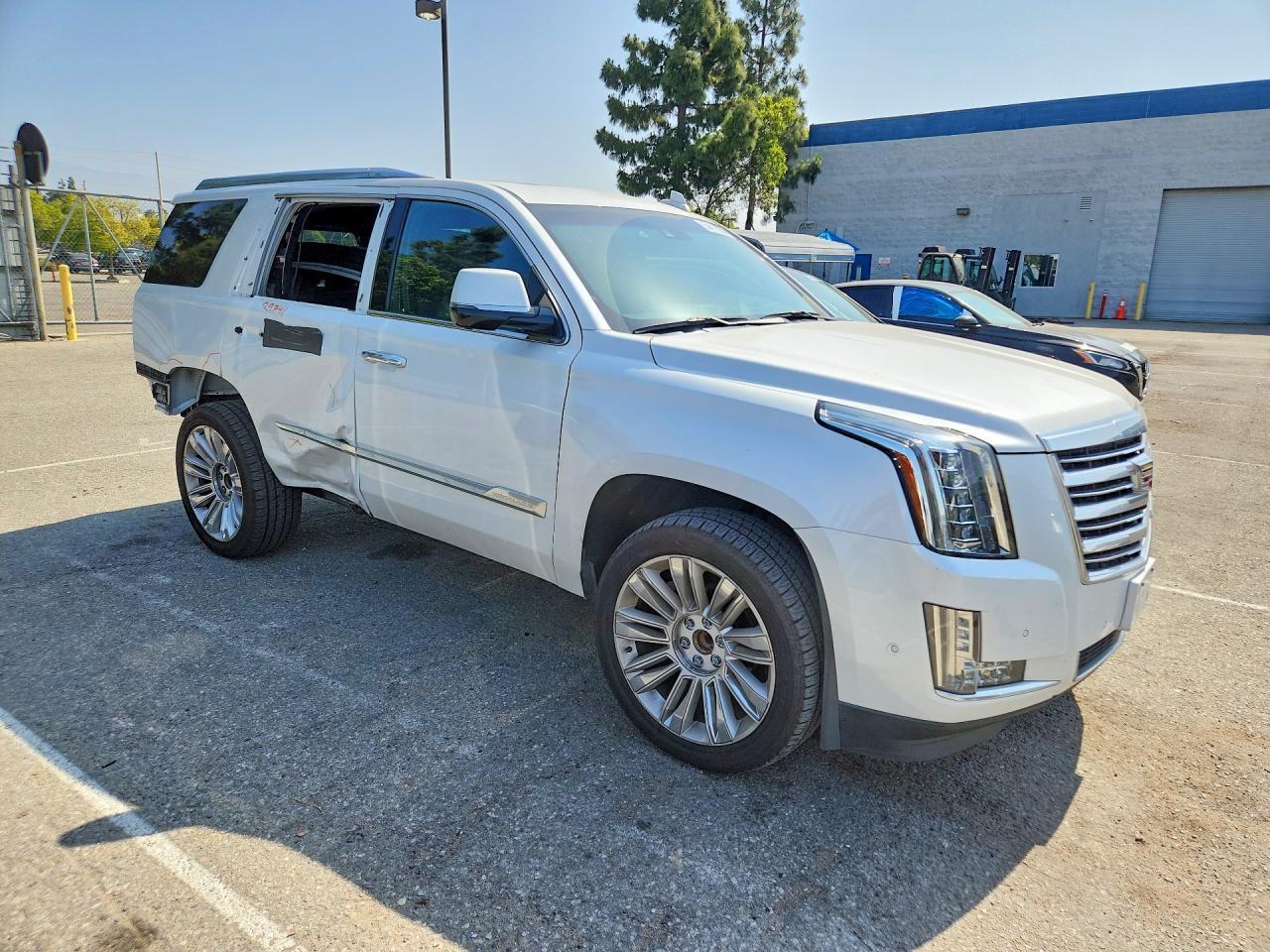 2018 CADILLAC ESCALADE