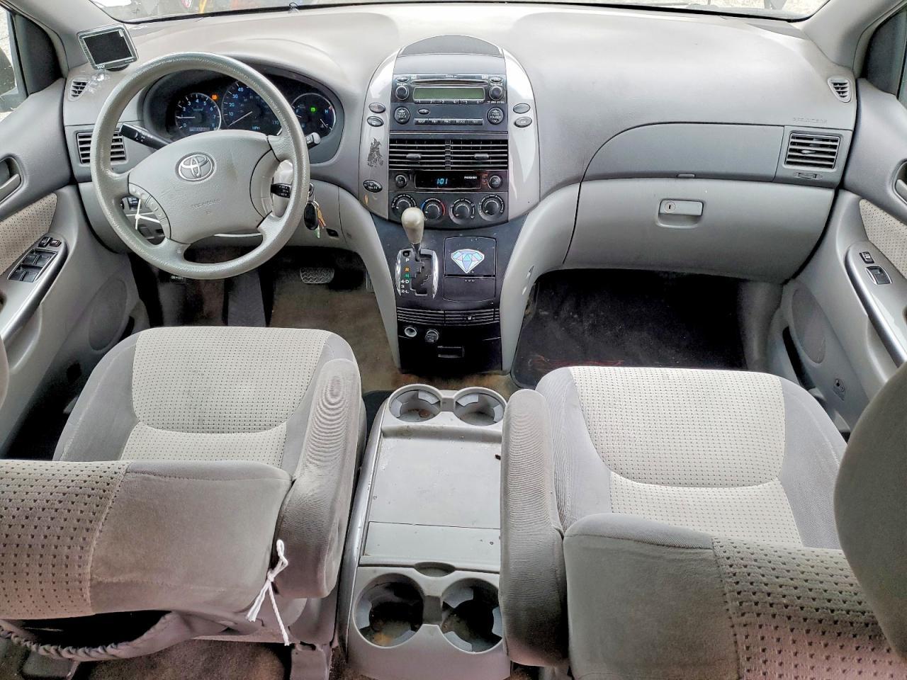 2009 TOYOTA SIENNA