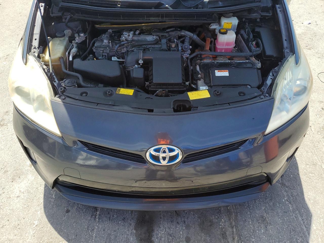2013 TOYOTA PRIUS