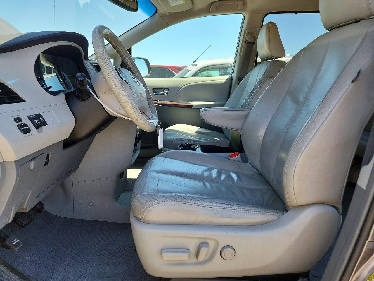 2011 Toyt Sienna
