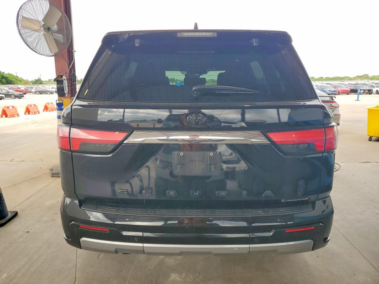 2025 TOYOTA Sequoia