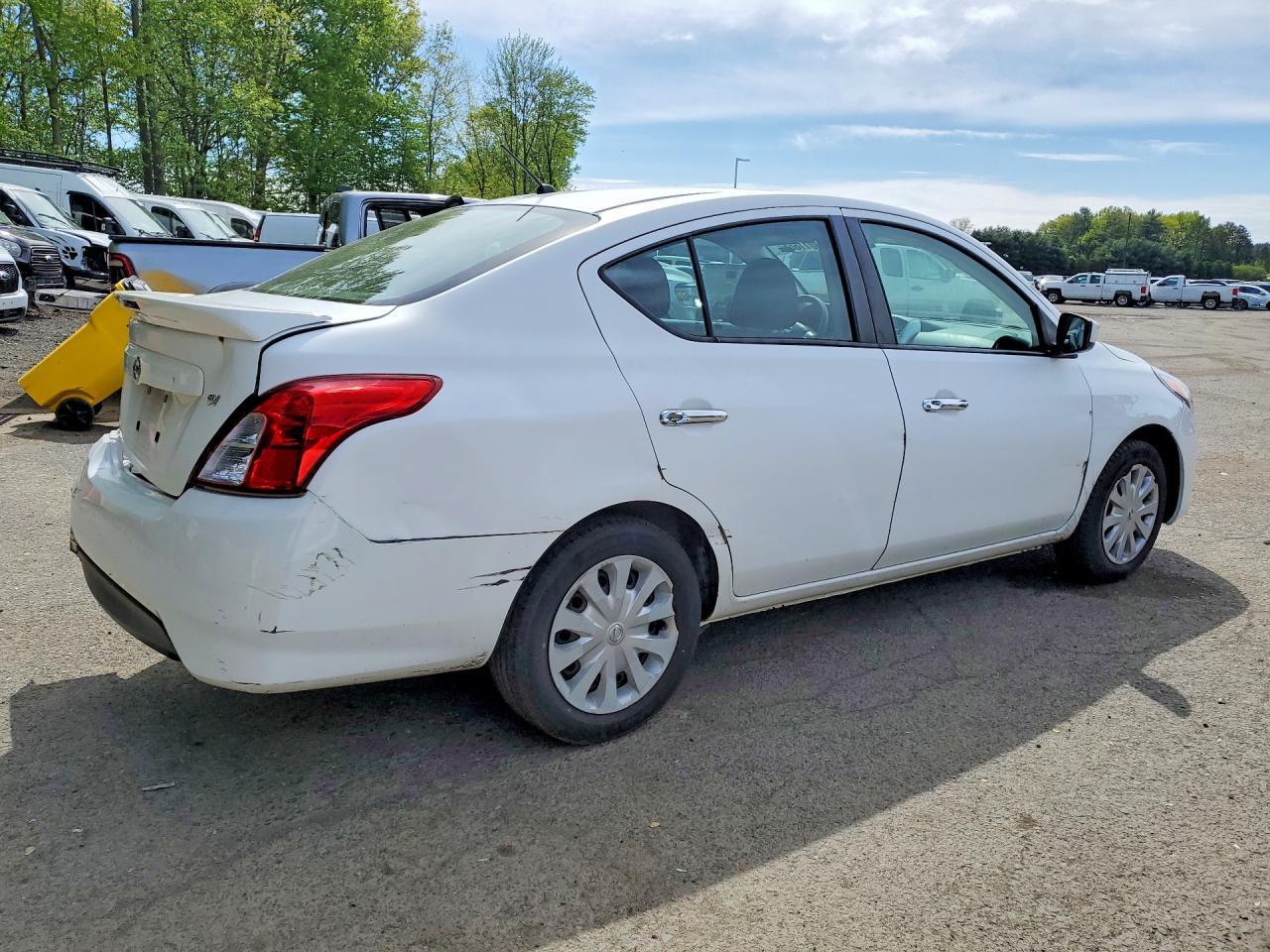 2019 NISSAN VERSA