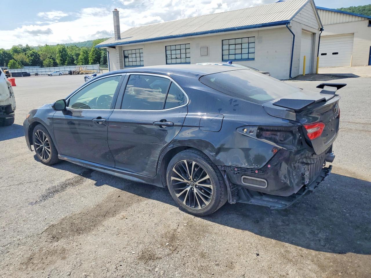 2018 TOYOTA CAMRY