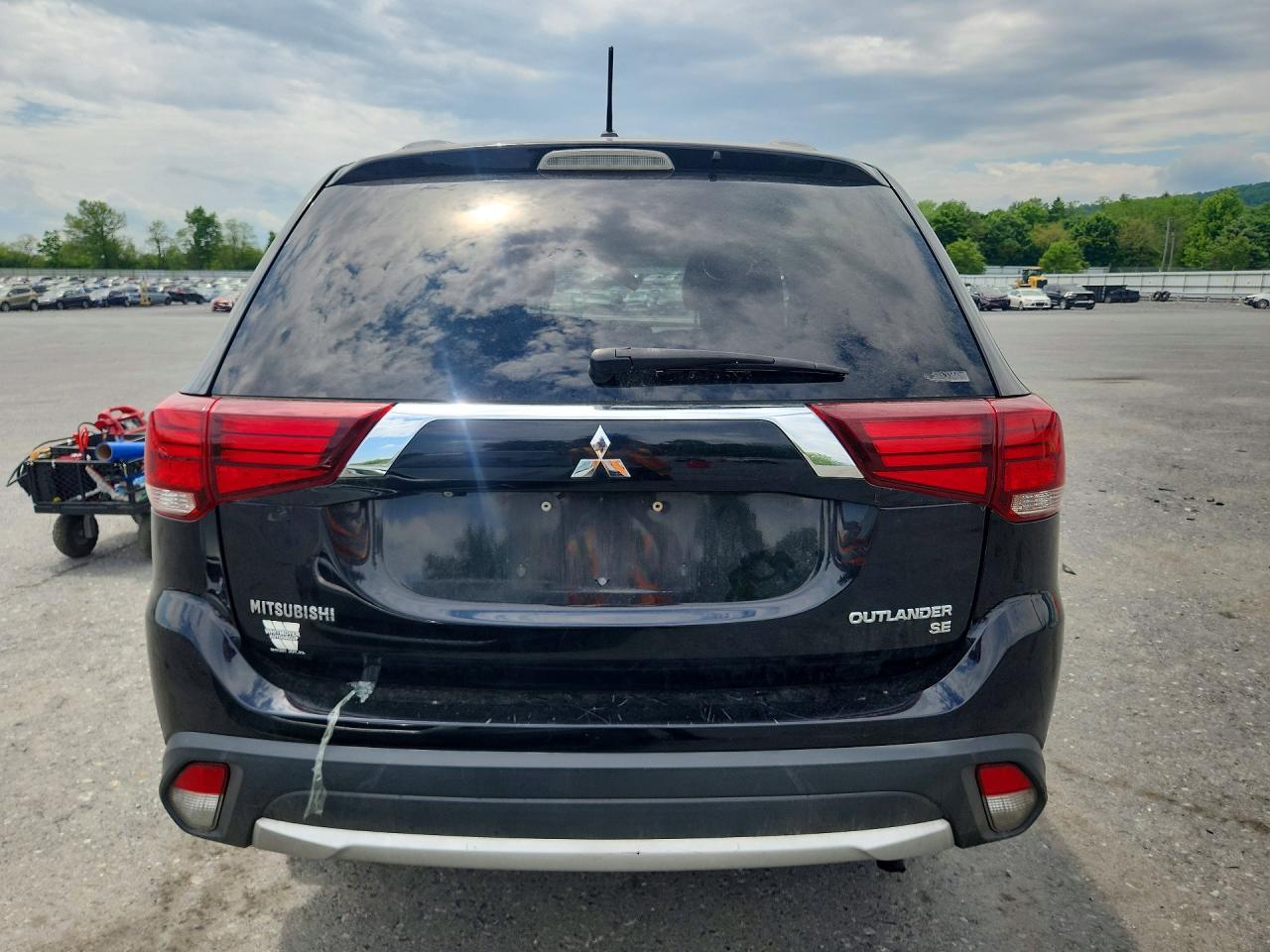 2016 MITSUBISHI outlander