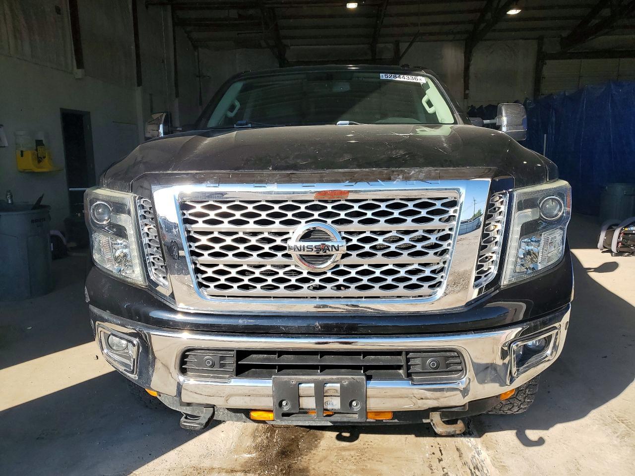 2016 NISSAN Titan
