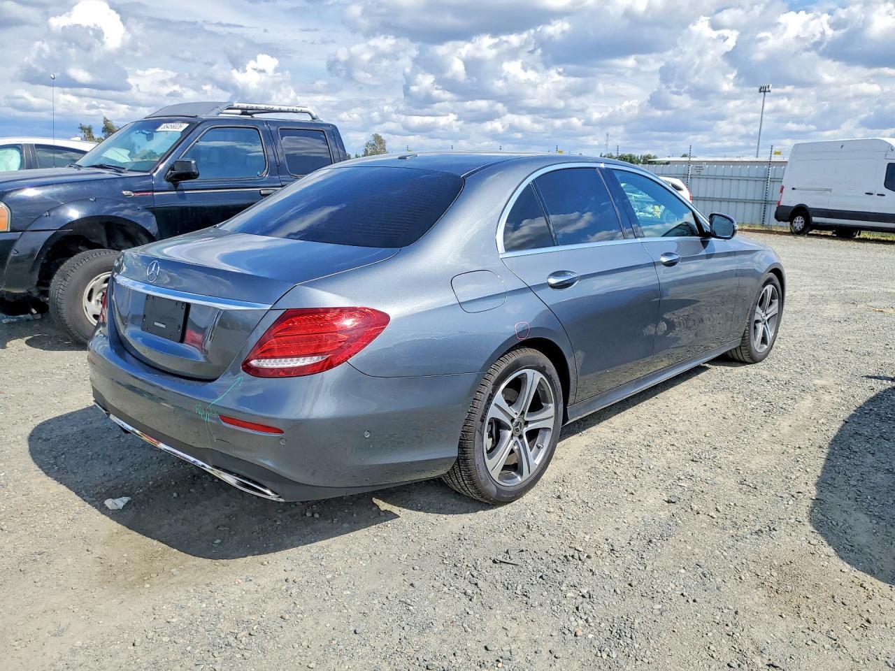 2020 MERCEDES-BENZ E-Class