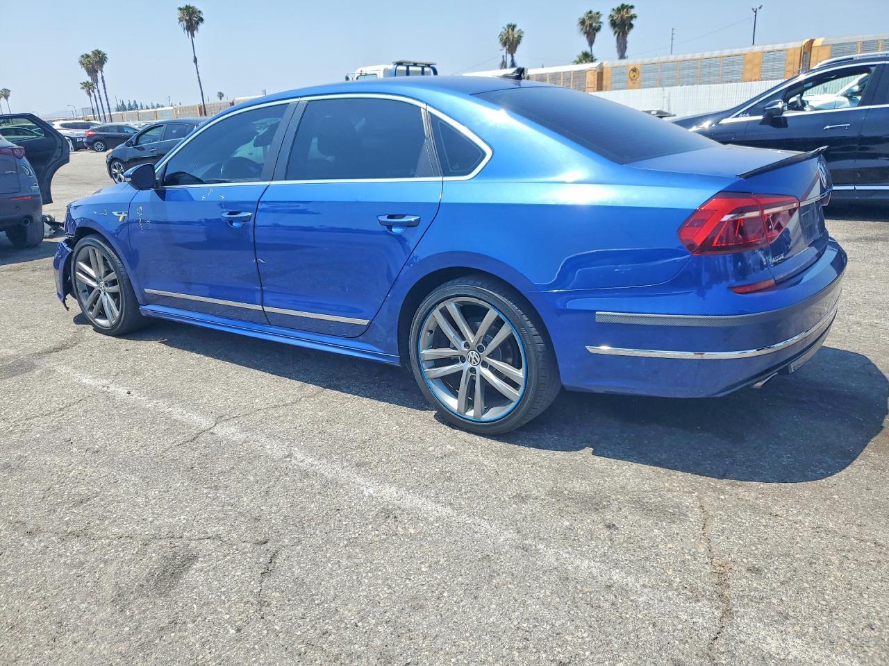 2017 VOLKSWAGEN Passat