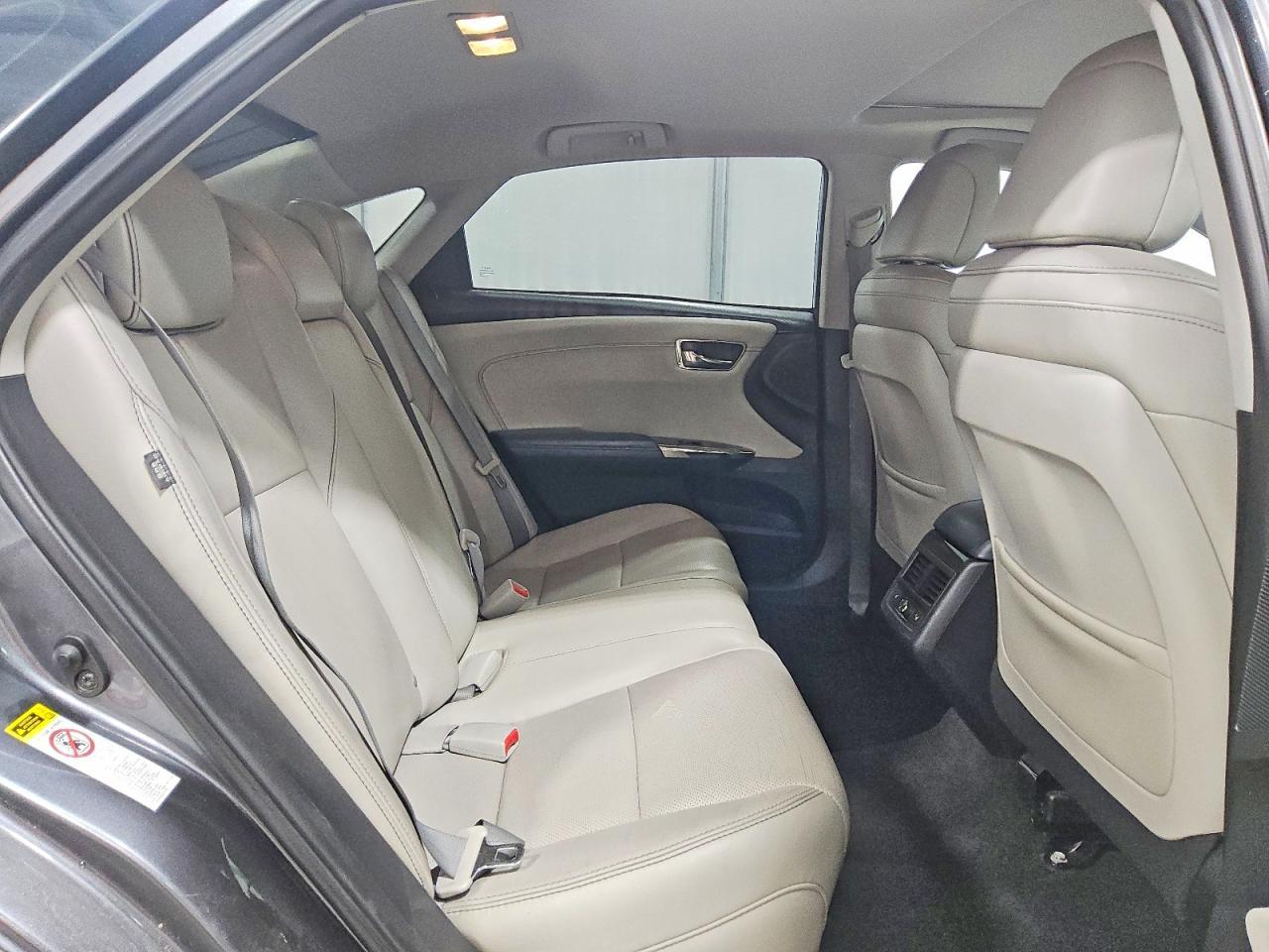 2013 TOYOTA Avalon