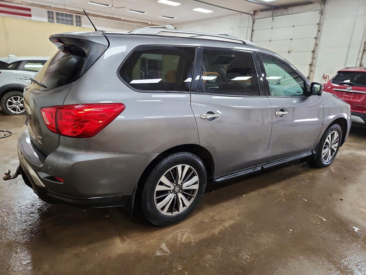 2017 NISSAN PATHFINDER