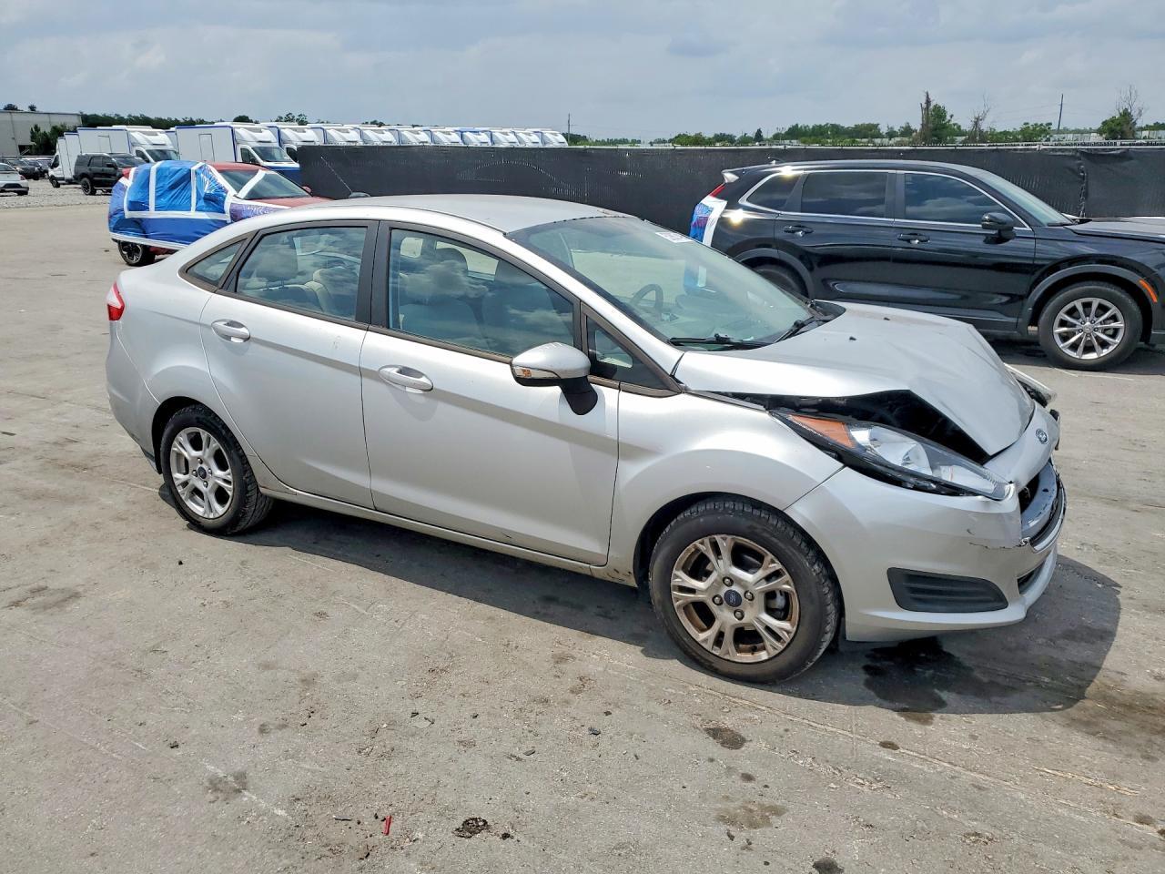 2015 FORD Fiesta