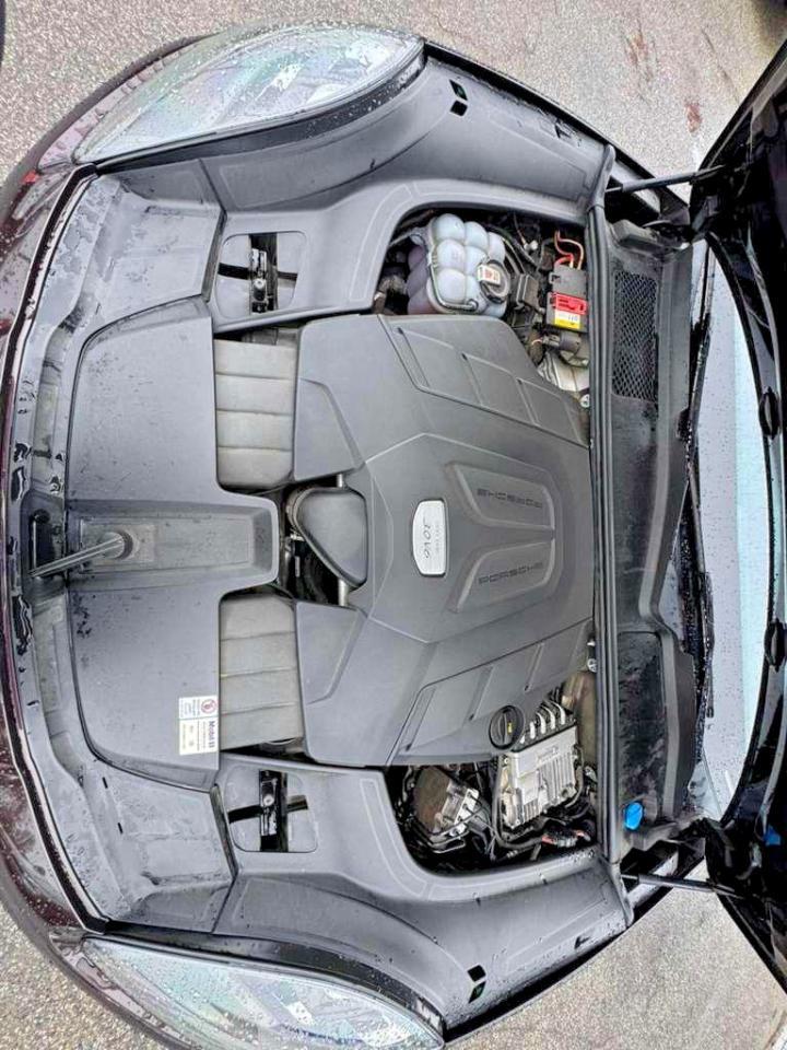 2021 PORSCHE CAYENNE