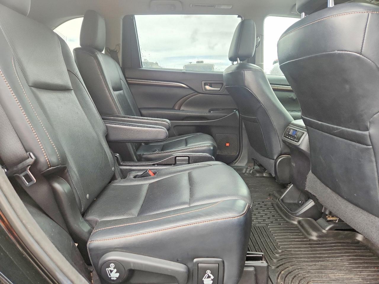 2015 TOYOTA HIGHLANDER