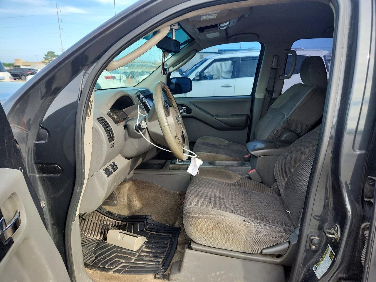 2011 NISSAN Frontier