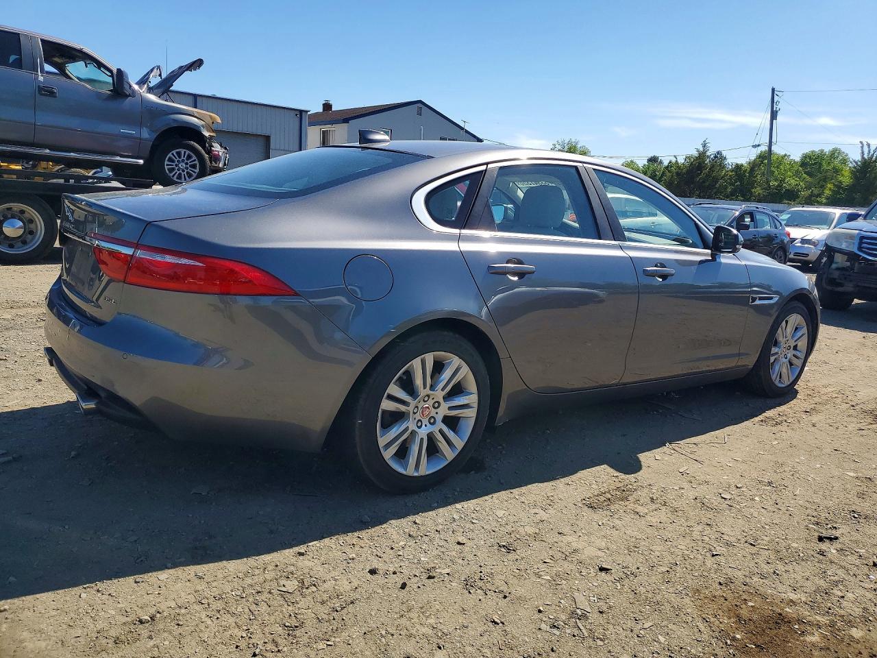 2017 JAGUAR XF