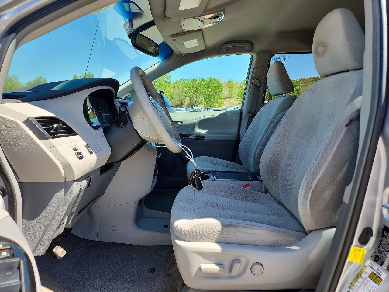 2013 TOYOTA SIENNA