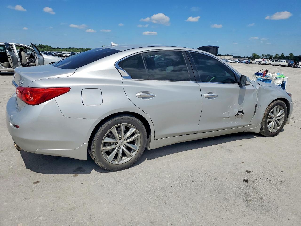 2014 INFINITI Q50