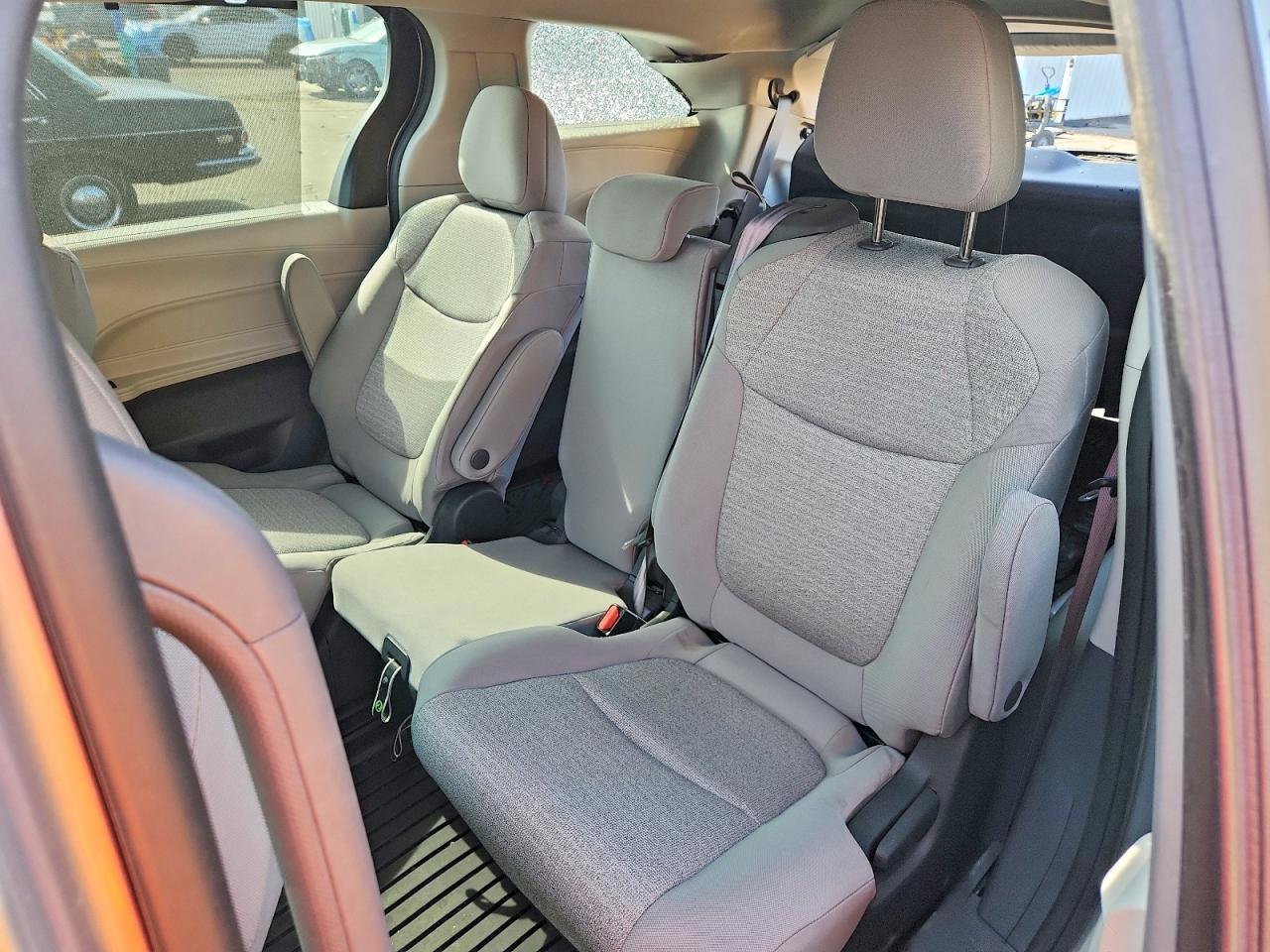 2022 TOYOTA SIENNA